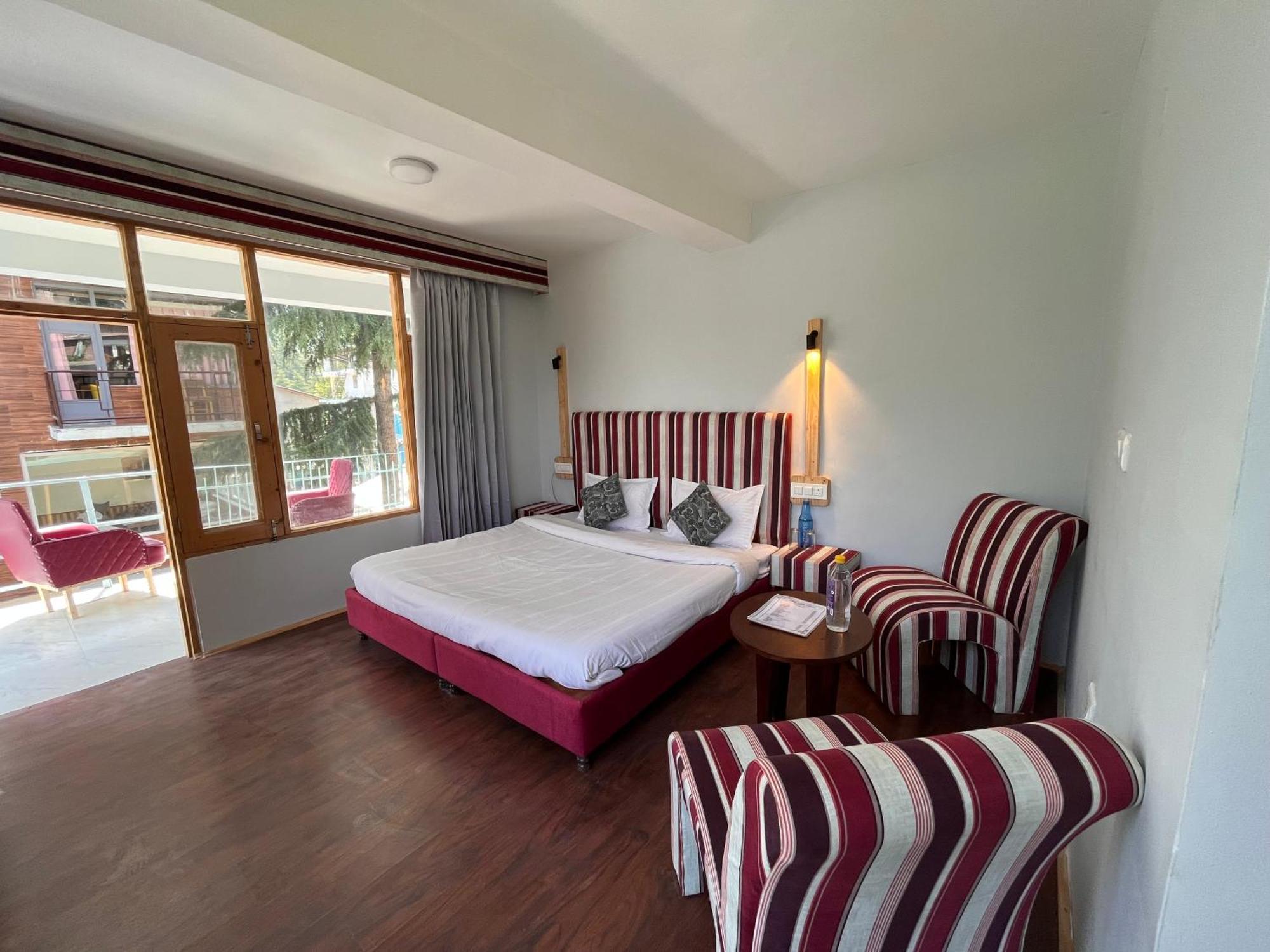Hotel English Rose, #Personal Parking, #Petfriendly, #Garden, #Bonfire Under The Stars Manāli Esterno foto