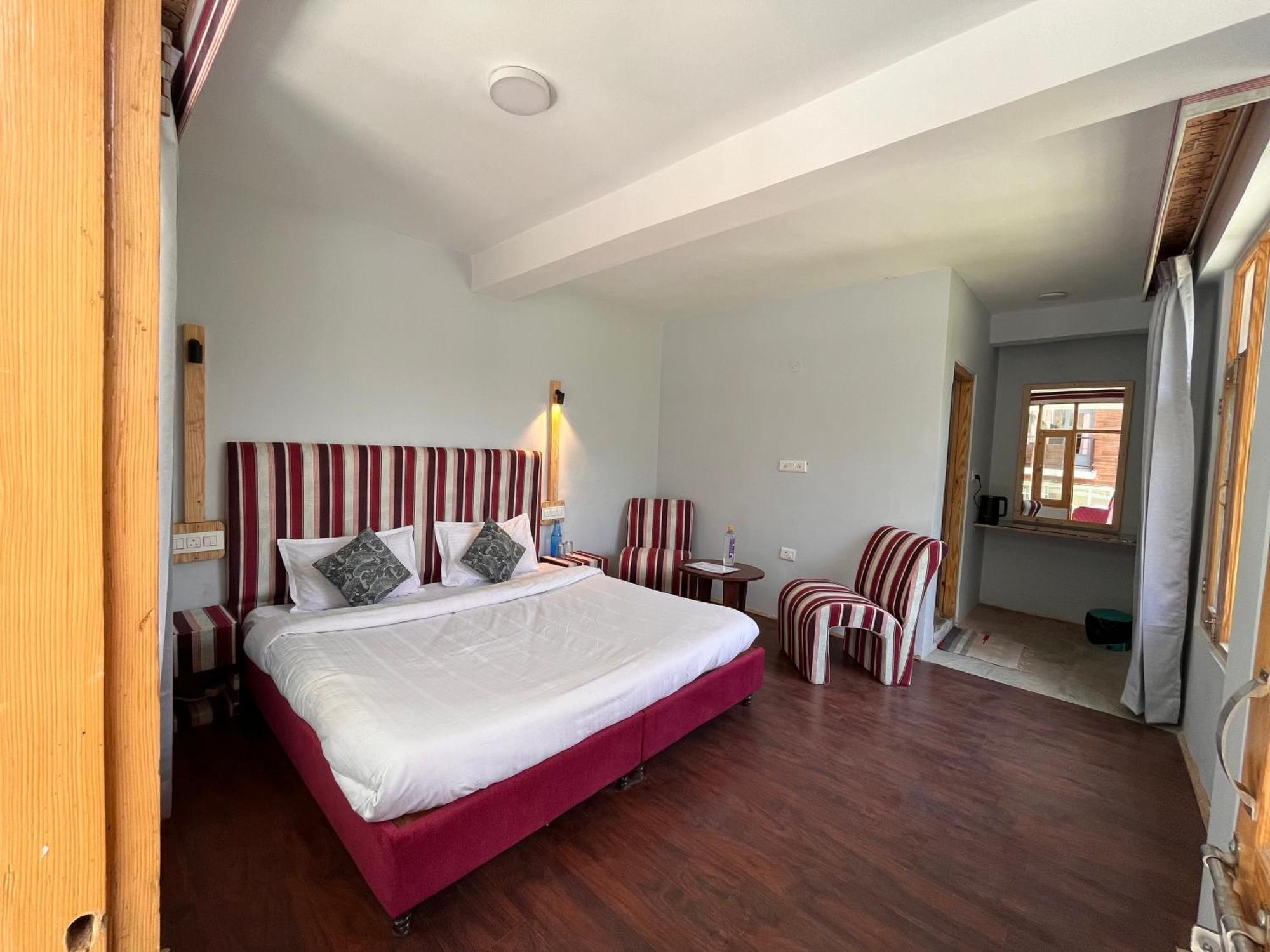 Hotel English Rose, #Personal Parking, #Petfriendly, #Garden, #Bonfire Under The Stars Manāli Esterno foto