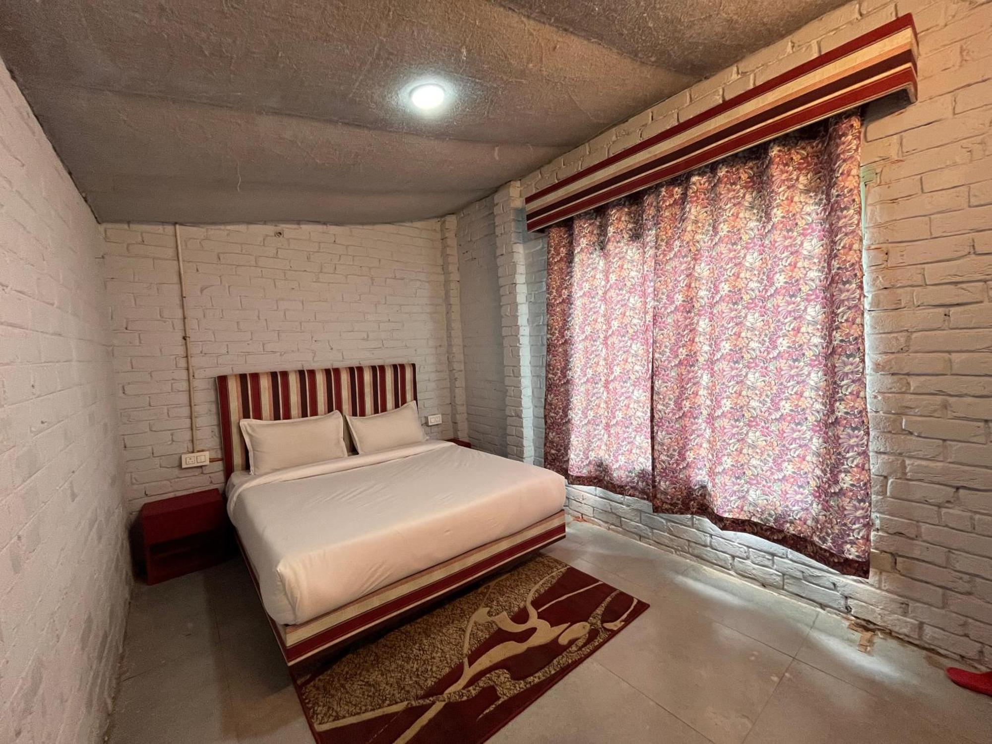Hotel English Rose, #Personal Parking, #Petfriendly, #Garden, #Bonfire Under The Stars Manāli Esterno foto