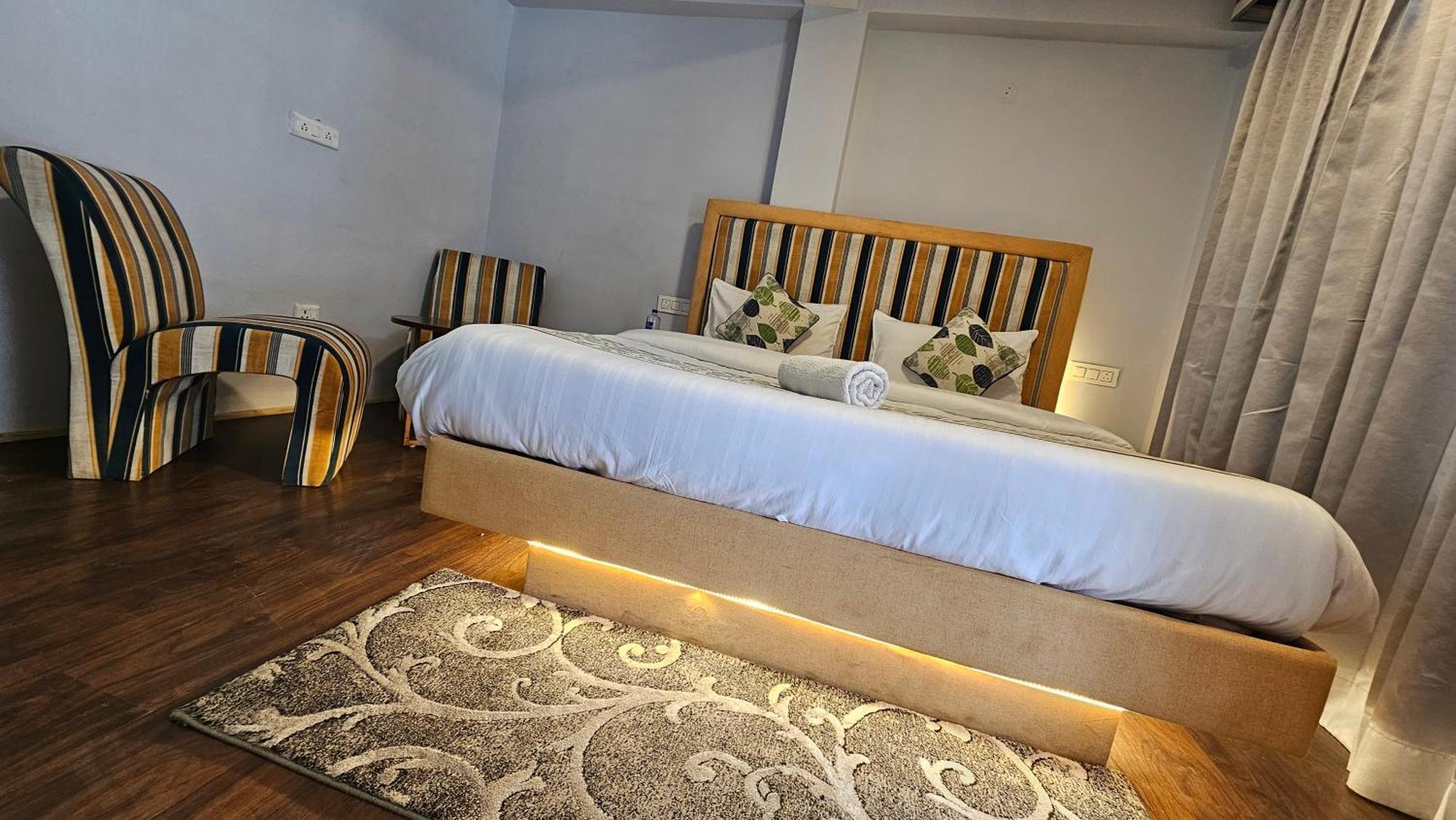 Hotel English Rose, #Personal Parking, #Petfriendly, #Garden, #Bonfire Under The Stars Manāli Esterno foto