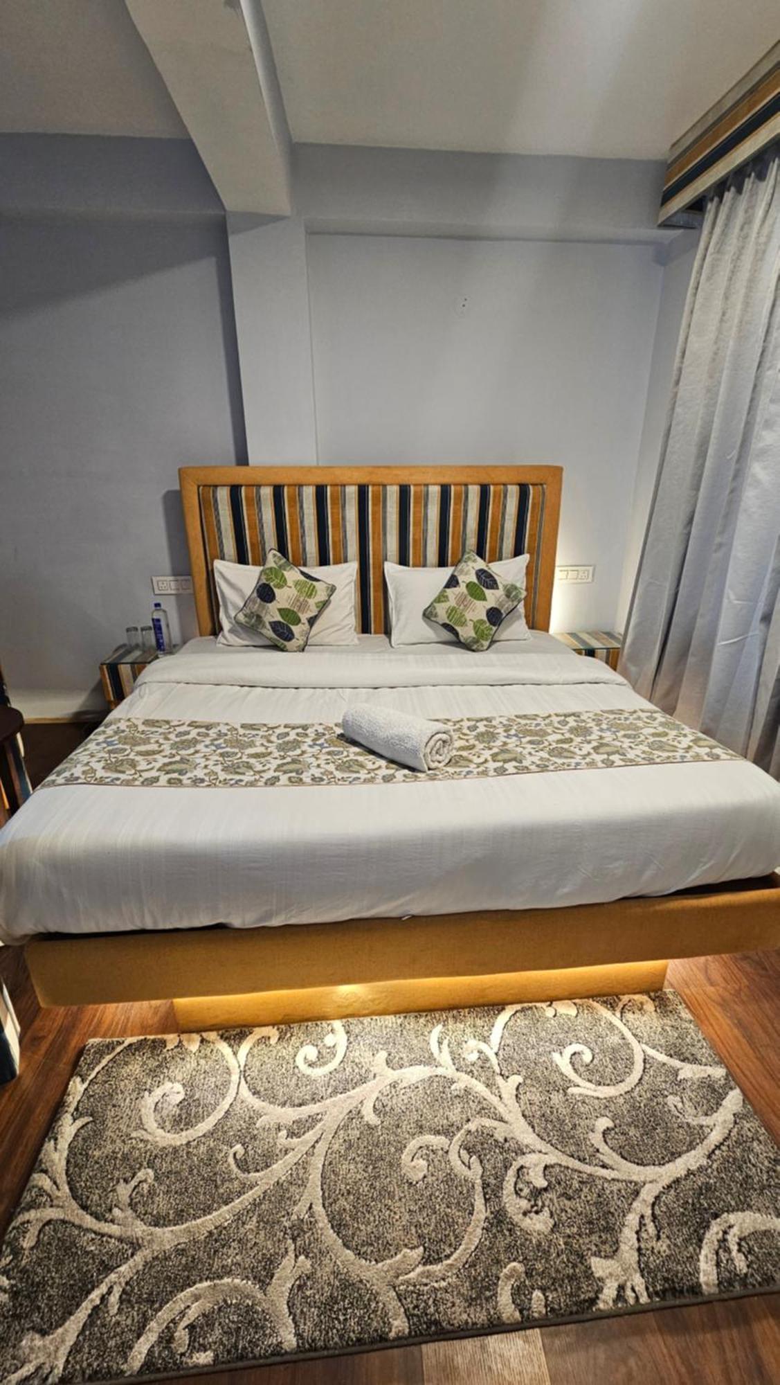Hotel English Rose, #Personal Parking, #Petfriendly, #Garden, #Bonfire Under The Stars Manāli Esterno foto