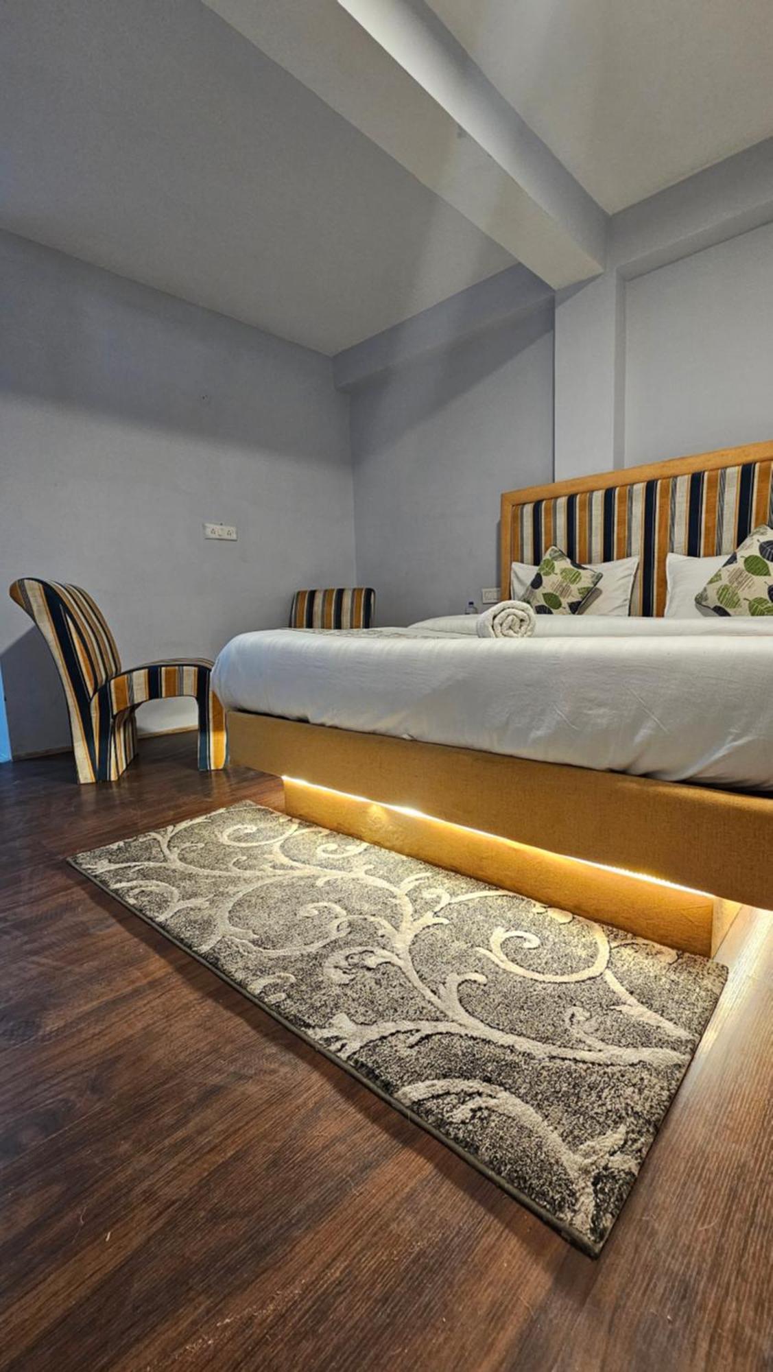 Hotel English Rose, #Personal Parking, #Petfriendly, #Garden, #Bonfire Under The Stars Manāli Esterno foto