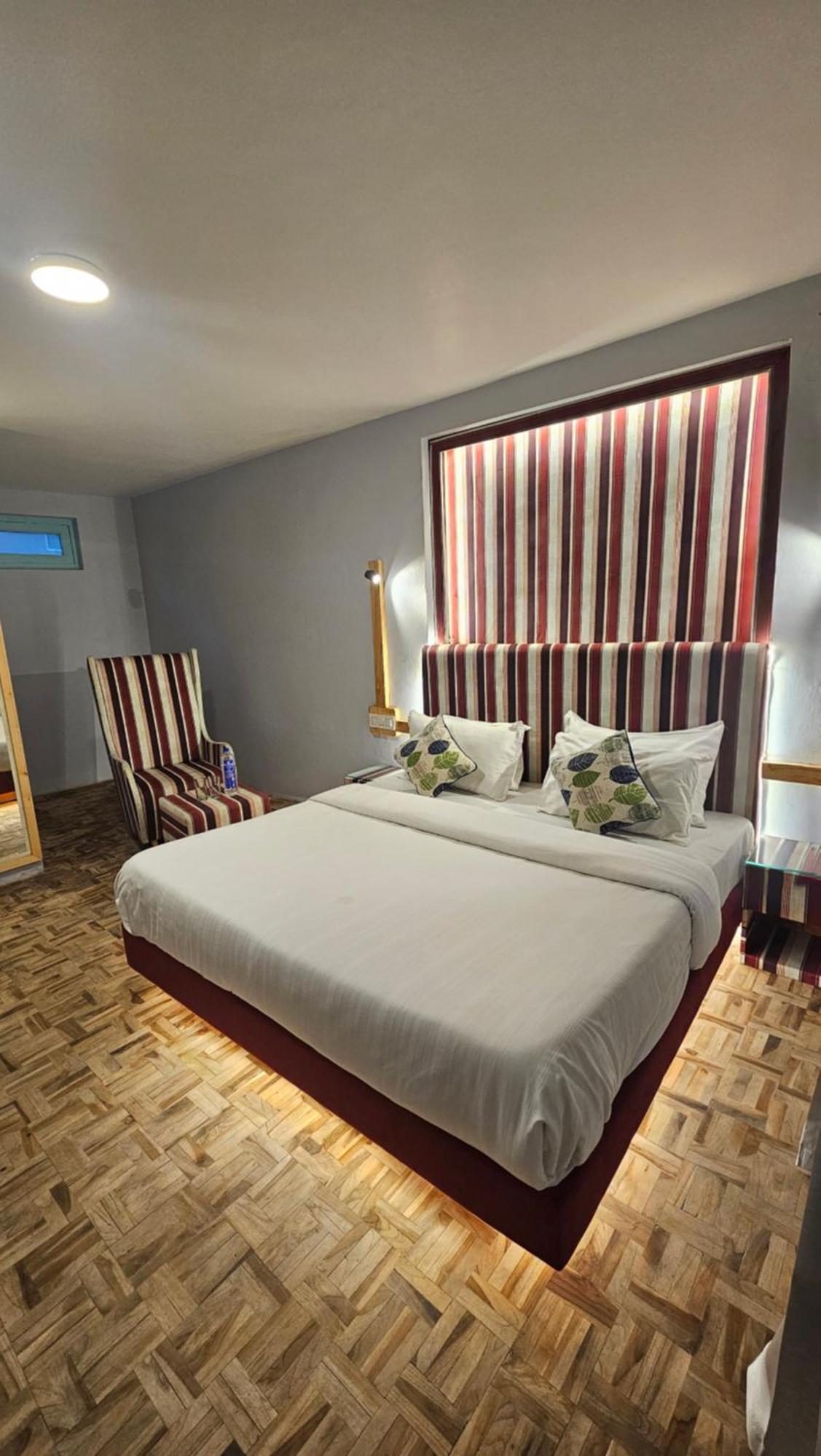 Hotel English Rose, #Personal Parking, #Petfriendly, #Garden, #Bonfire Under The Stars Manāli Esterno foto