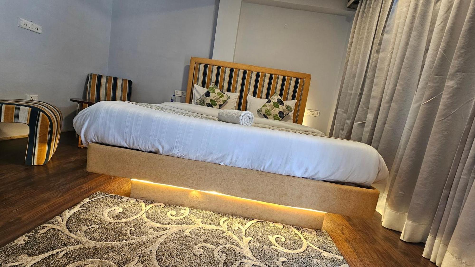 Hotel English Rose, #Personal Parking, #Petfriendly, #Garden, #Bonfire Under The Stars Manāli Esterno foto