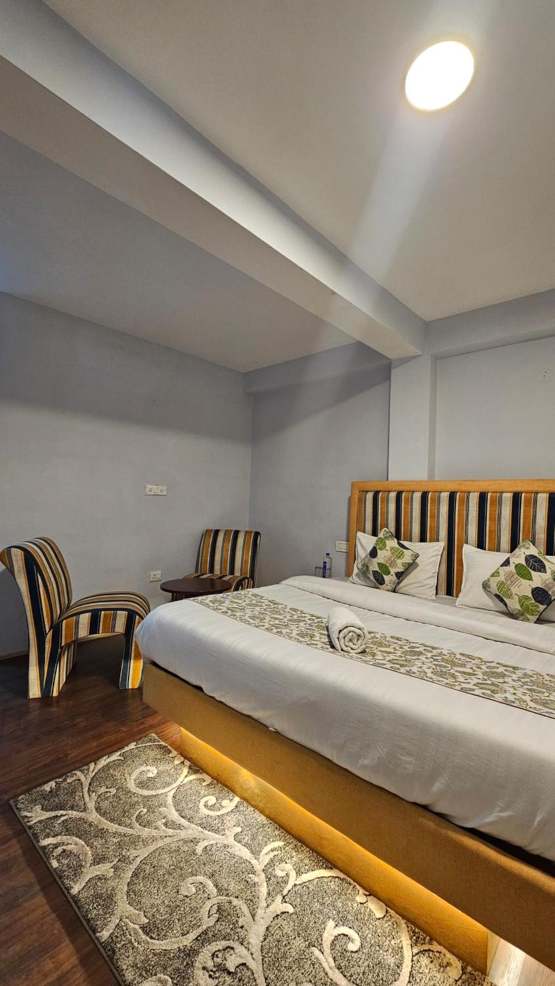 Hotel English Rose, #Personal Parking, #Petfriendly, #Garden, #Bonfire Under The Stars Manāli Esterno foto